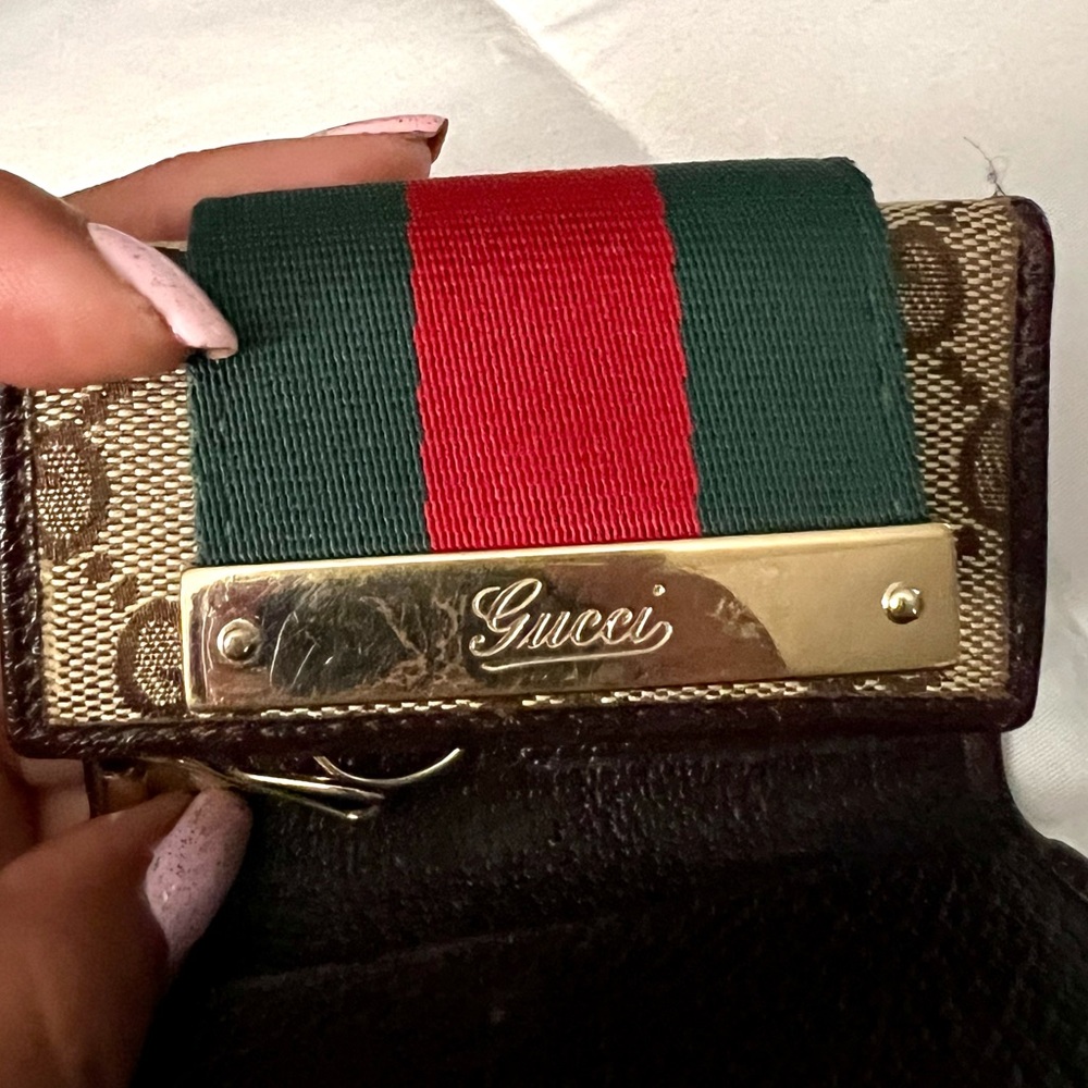 👑✅PRICE FIRM✅ AUTHENTIC Gucci Web 6 Key Holder - Picture 7 of 17